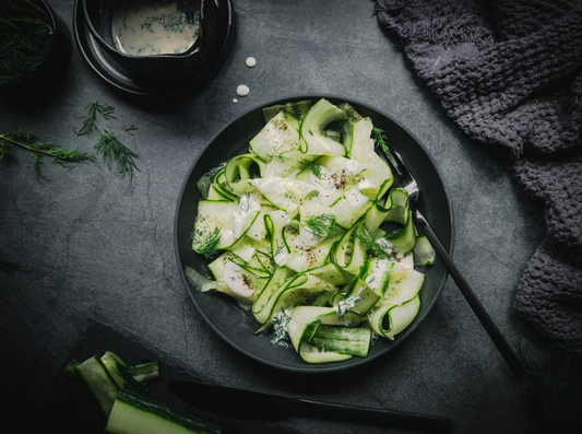 Frischer Gurkensalat mit Dill – Das perfekte vegane Beilagenrezept